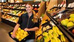Frau_Mitarbeiterin_im_BioMarkt